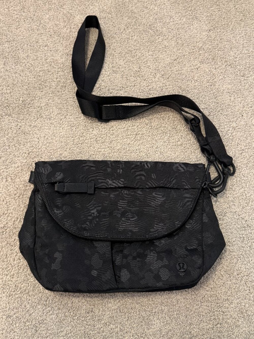 lululemon All Night Festival Bag 5L Black Camo Print